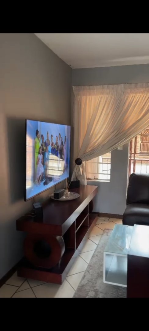To Let 2 Bedroom Property for Rent in Karenpark Gauteng