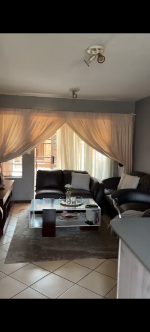 To Let 2 Bedroom Property for Rent in Karenpark Gauteng