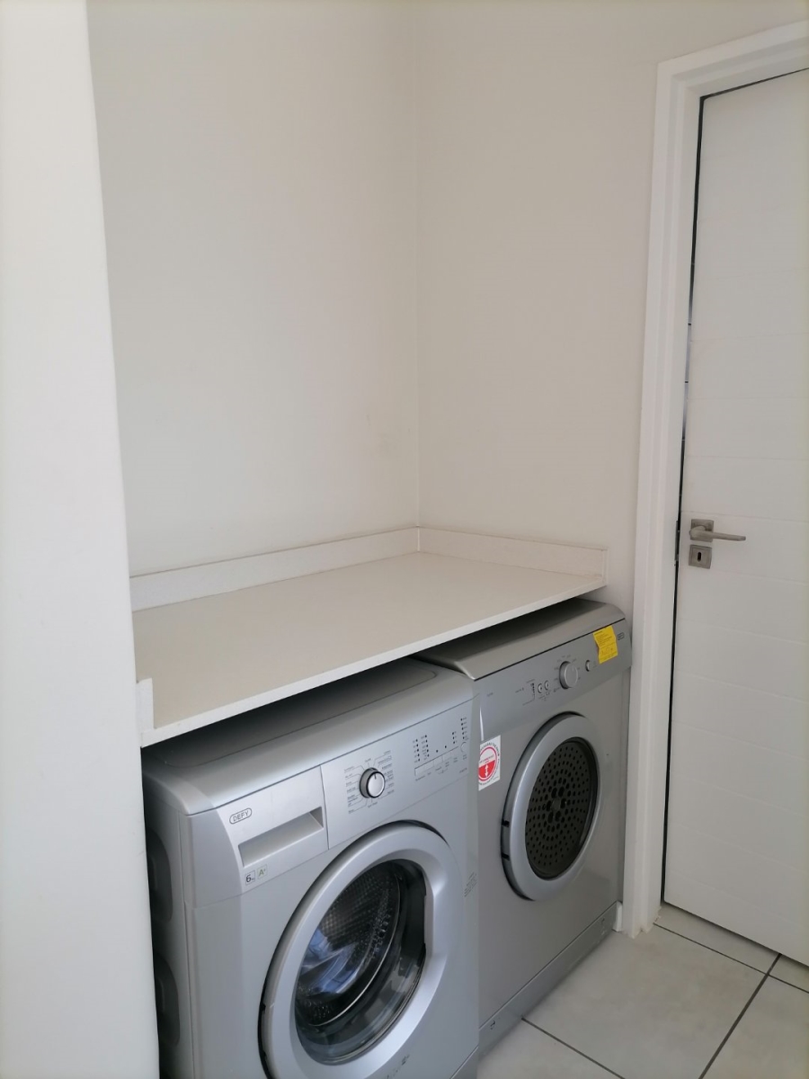 To Let 1 Bedroom Property for Rent in Crowthorne AH Gauteng