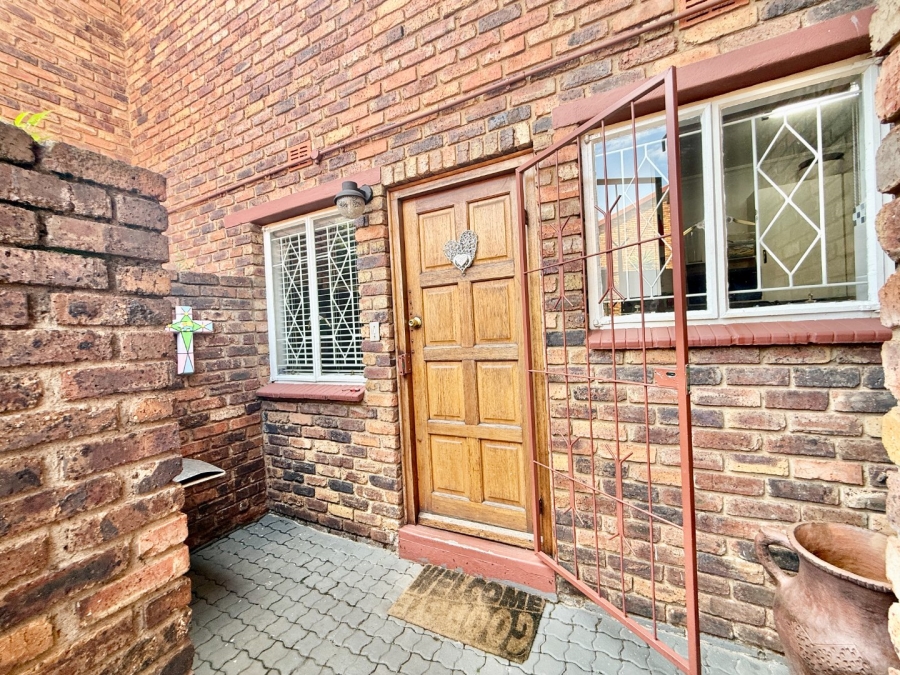 3 Bedroom Property for Sale in Brackenhurst Gauteng