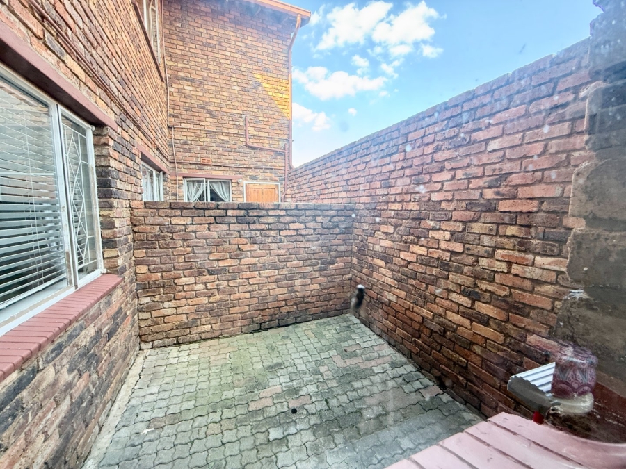 3 Bedroom Property for Sale in Brackenhurst Gauteng