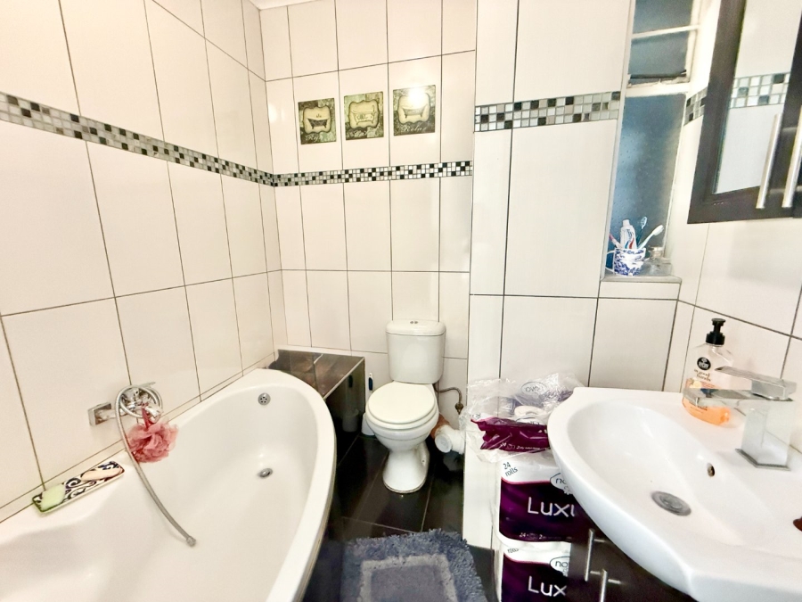 3 Bedroom Property for Sale in Brackenhurst Gauteng