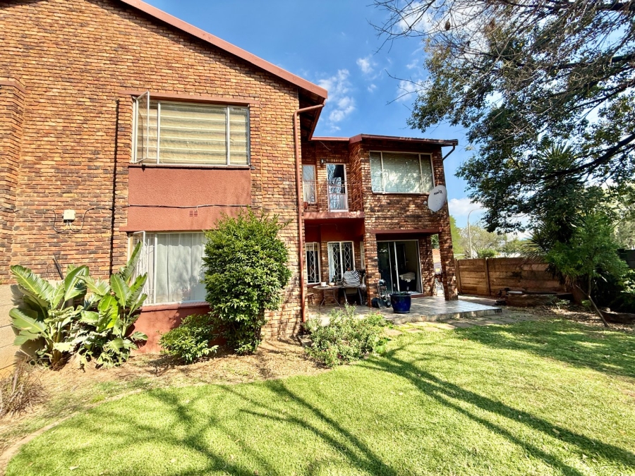 3 Bedroom Property for Sale in Brackenhurst Gauteng