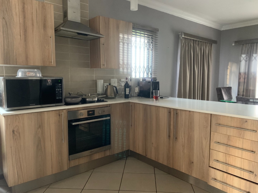 3 Bedroom Property for Sale in Monavoni Gauteng