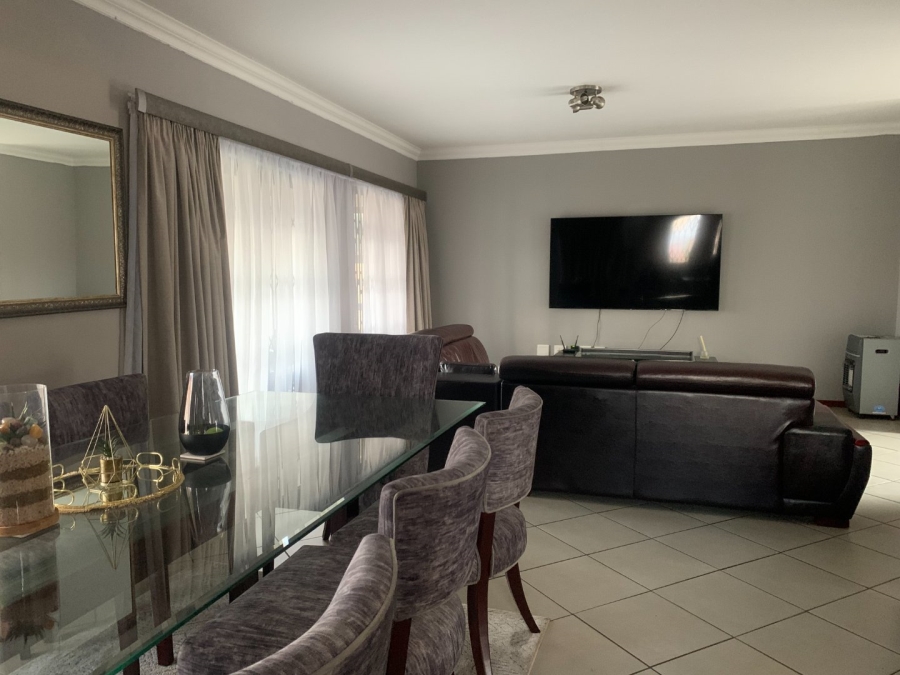 3 Bedroom Property for Sale in Monavoni Gauteng