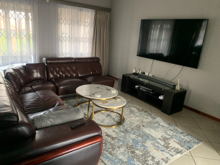 3 Bedroom Property for Sale in Monavoni Gauteng