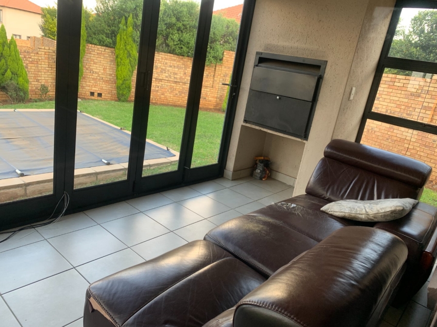 3 Bedroom Property for Sale in Monavoni Gauteng