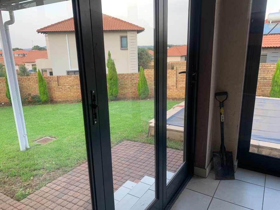3 Bedroom Property for Sale in Monavoni Gauteng
