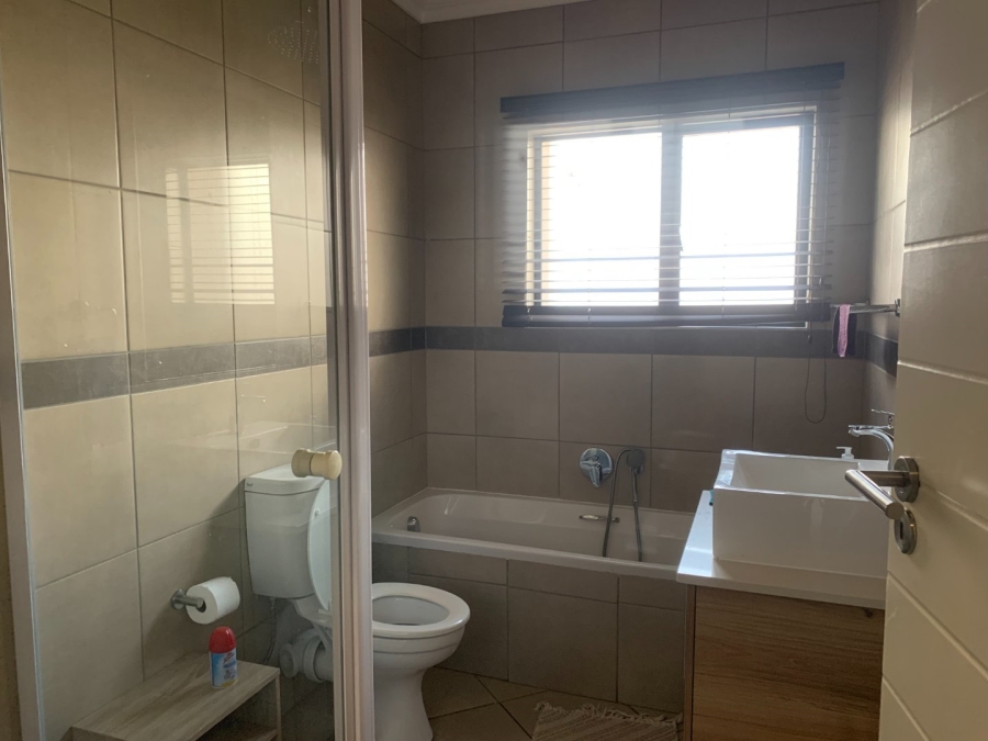 3 Bedroom Property for Sale in Monavoni Gauteng