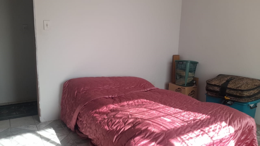 5 Bedroom Property for Sale in Protea North Gauteng