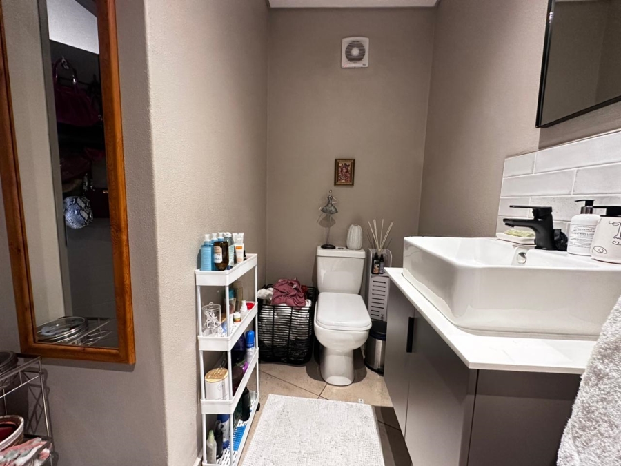 1 Bedroom Property for Sale in Bedfordview Gauteng