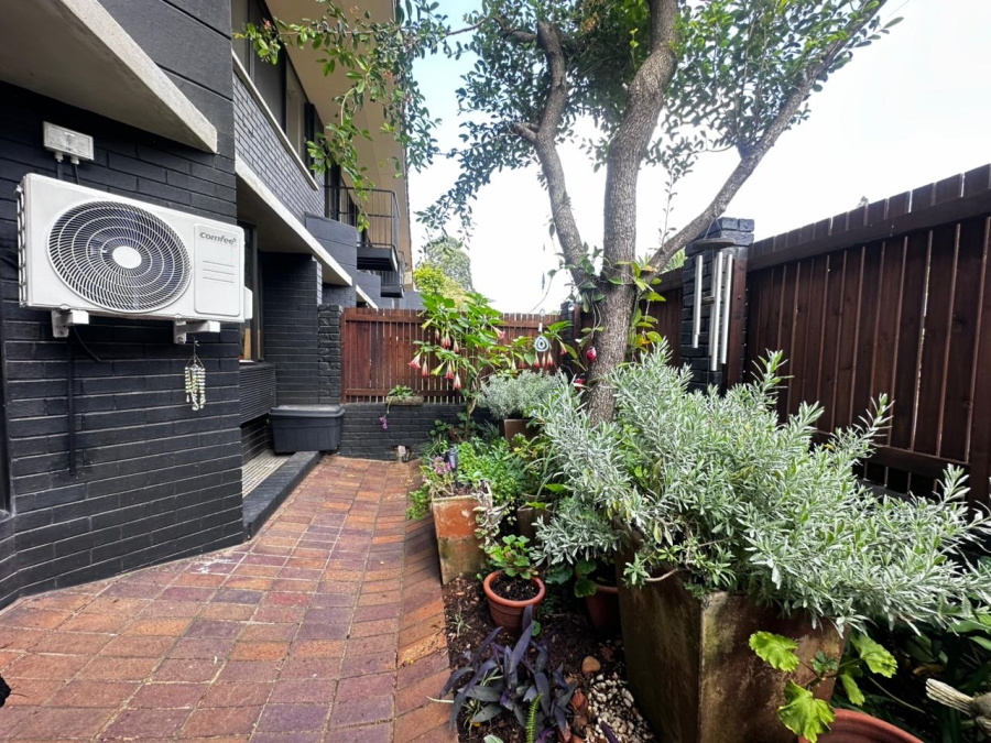 1 Bedroom Property for Sale in Bedfordview Gauteng