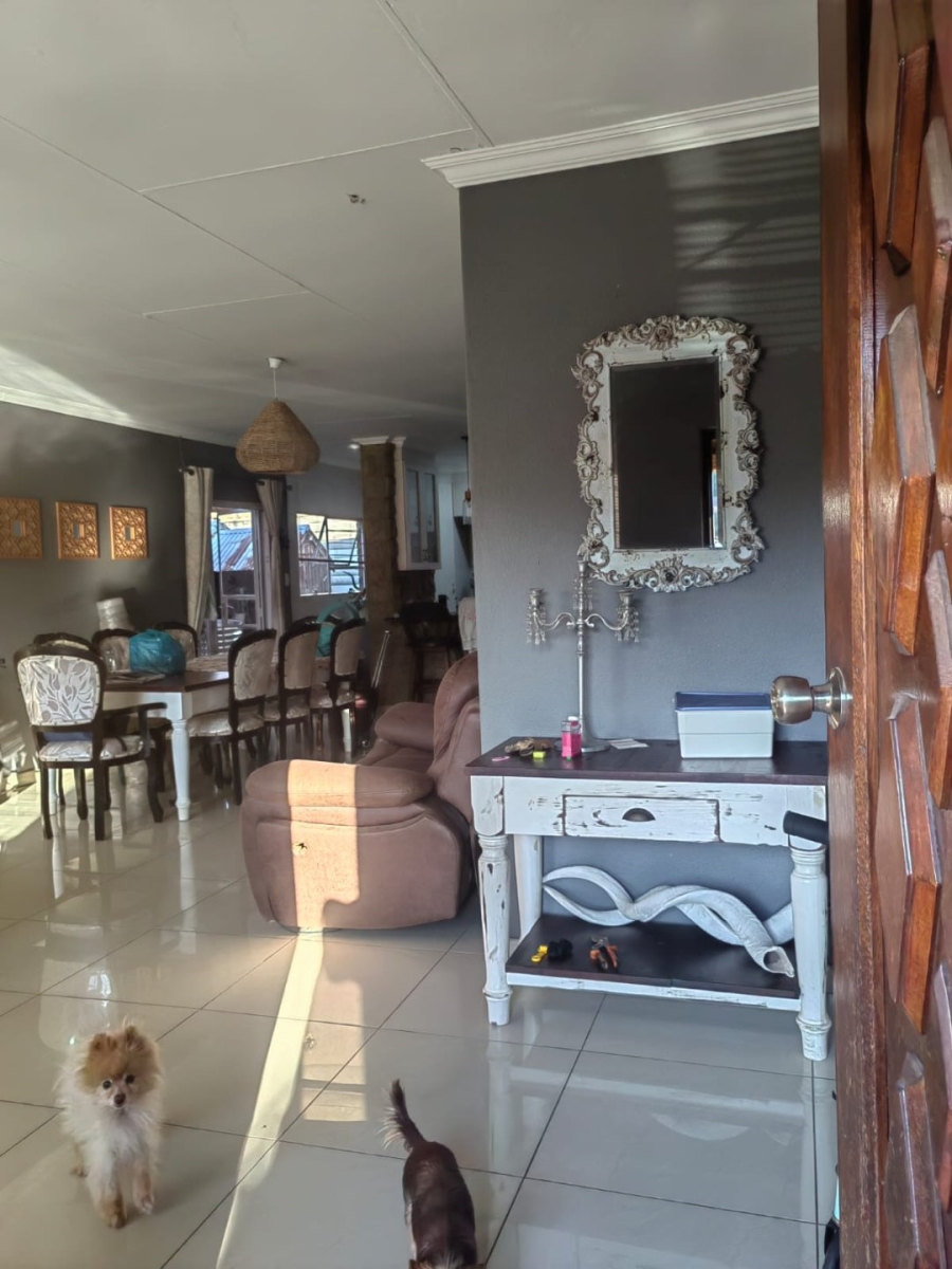 To Let 3 Bedroom Property for Rent in Breaunanda Gauteng