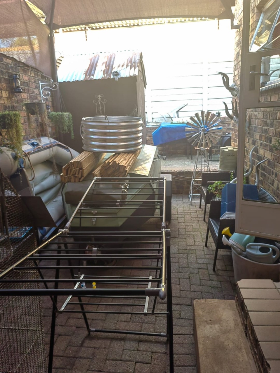 To Let 3 Bedroom Property for Rent in Breaunanda Gauteng