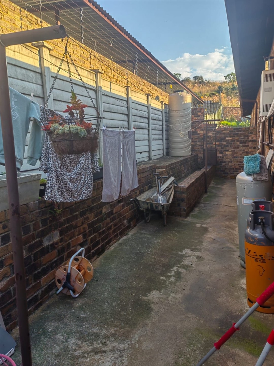 To Let 3 Bedroom Property for Rent in Breaunanda Gauteng