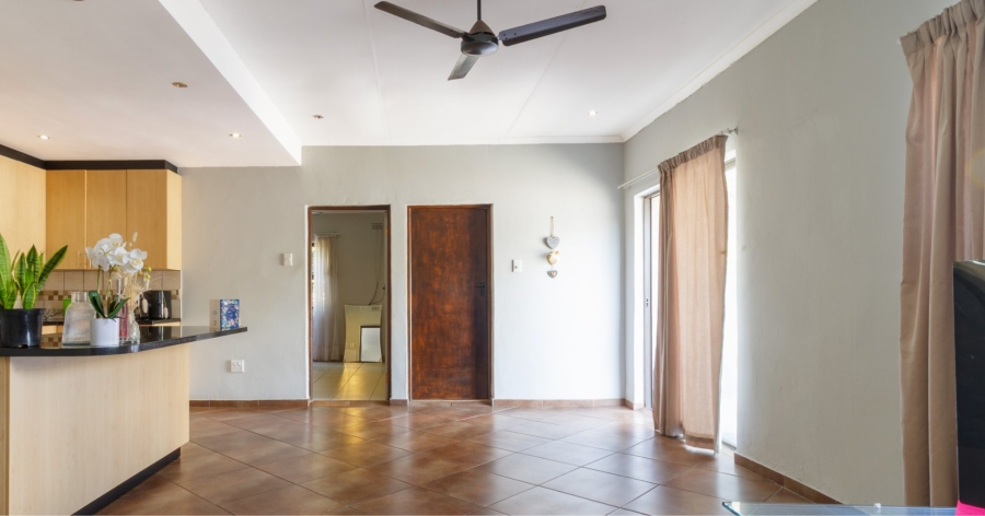 To Let 2 Bedroom Property for Rent in Bryanston Gauteng