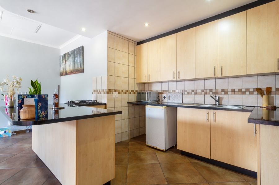 To Let 2 Bedroom Property for Rent in Bryanston Gauteng