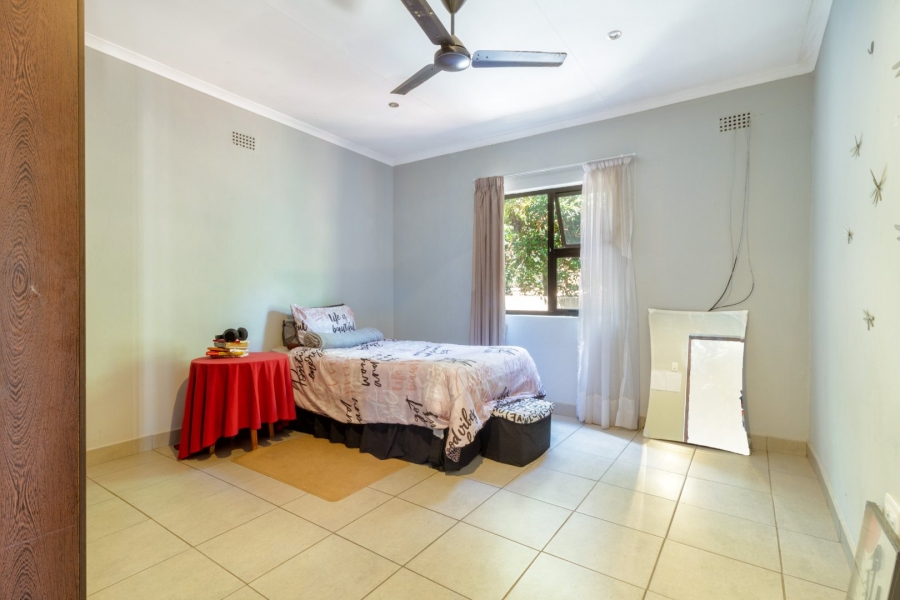 To Let 2 Bedroom Property for Rent in Bryanston Gauteng