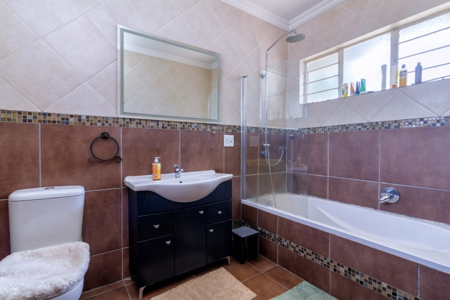 To Let 2 Bedroom Property for Rent in Bryanston Gauteng