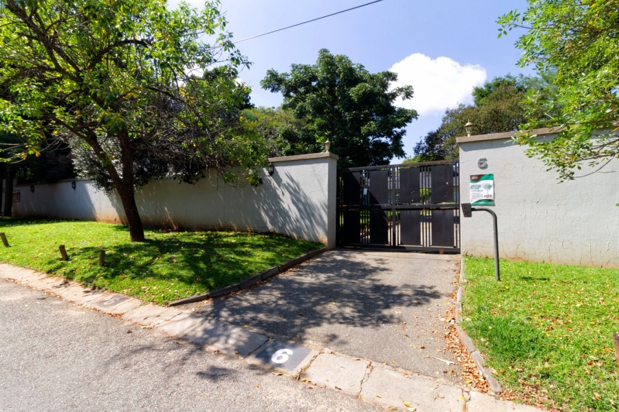 To Let 2 Bedroom Property for Rent in Bryanston Gauteng