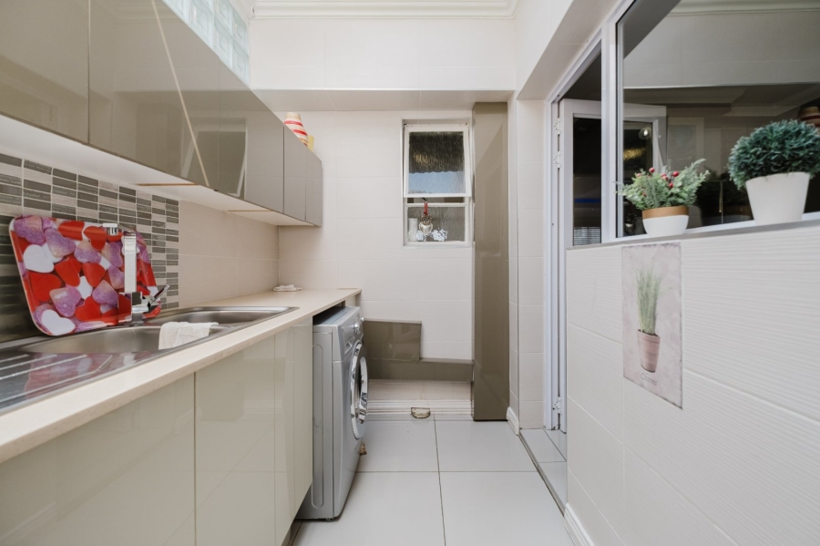 3 Bedroom Property for Sale in Glenvista Gauteng