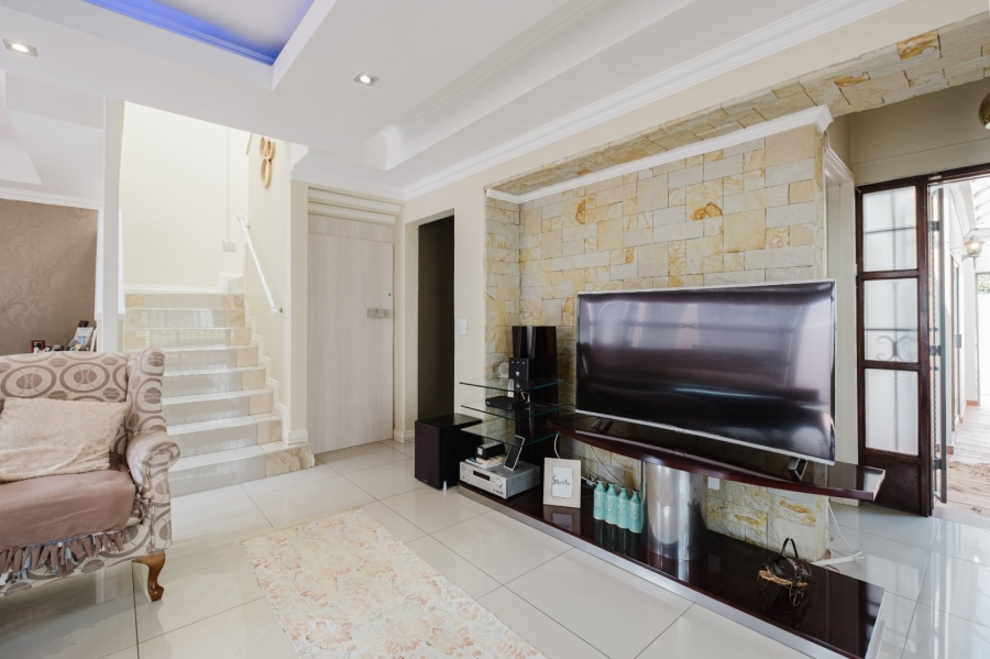 3 Bedroom Property for Sale in Glenvista Gauteng