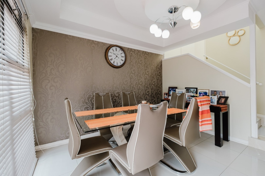 3 Bedroom Property for Sale in Glenvista Gauteng