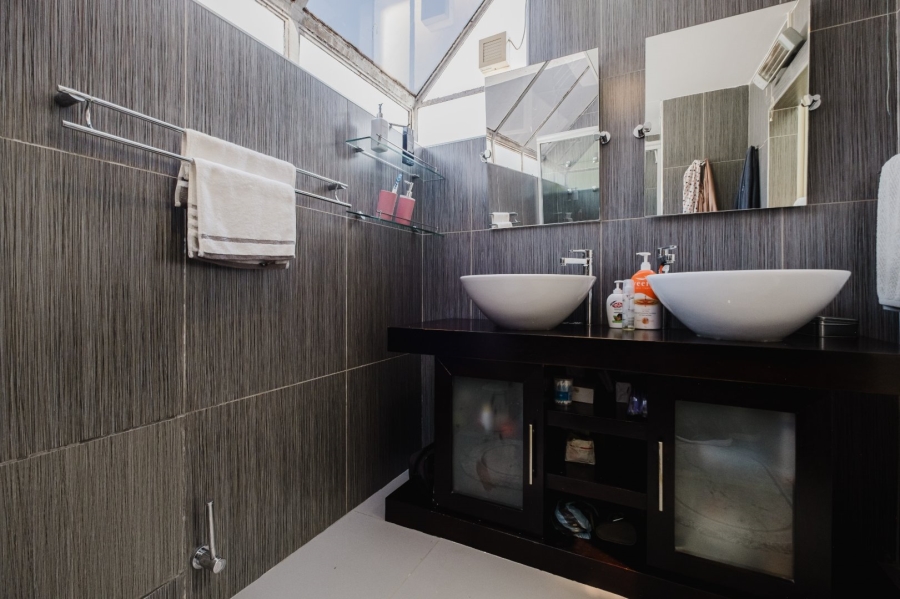 3 Bedroom Property for Sale in Glenvista Gauteng