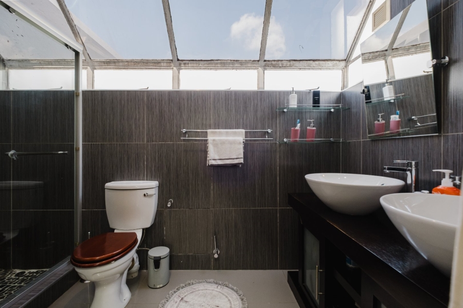 3 Bedroom Property for Sale in Glenvista Gauteng