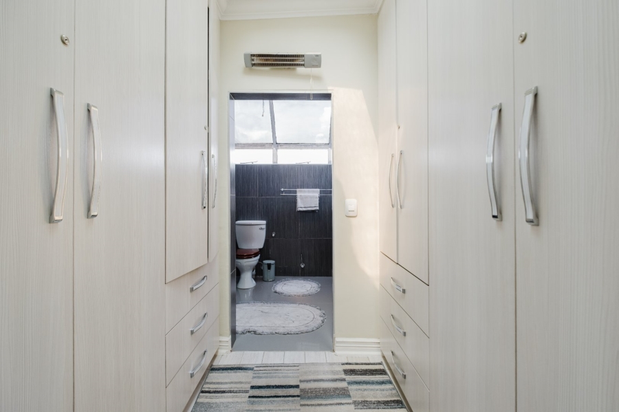 3 Bedroom Property for Sale in Glenvista Gauteng