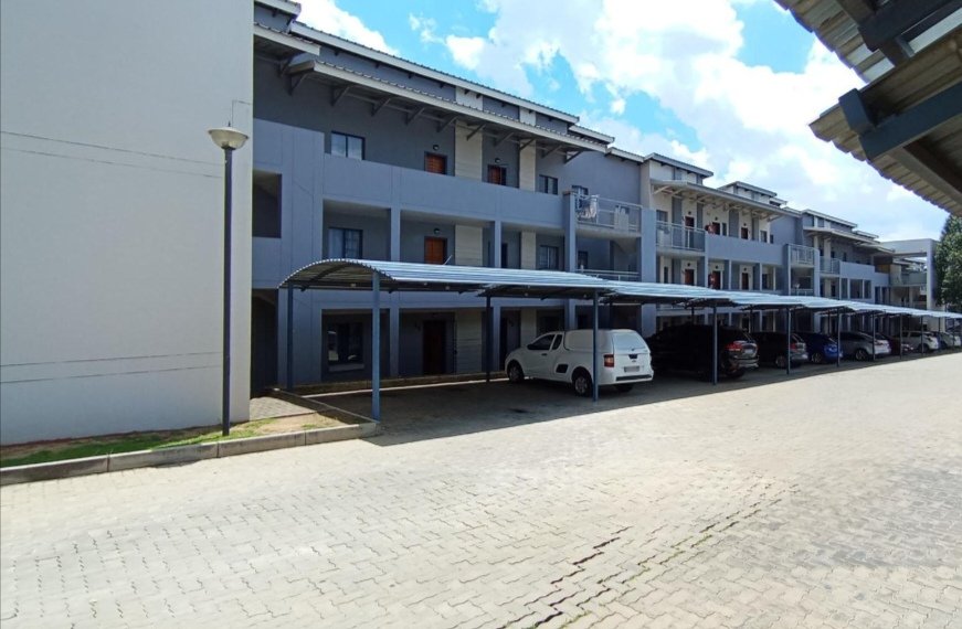 2 Bedroom Property for Sale in Noordwyk Gauteng