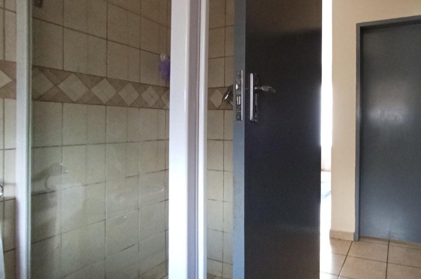 2 Bedroom Property for Sale in Noordwyk Gauteng