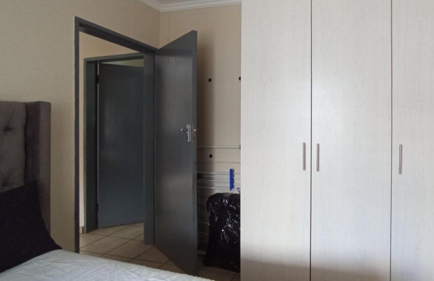 2 Bedroom Property for Sale in Noordwyk Gauteng