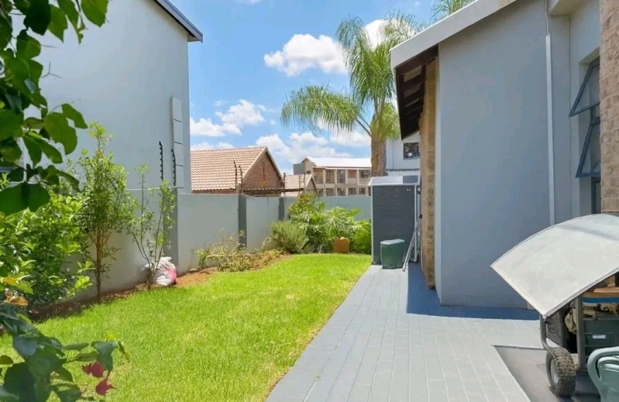 3 Bedroom Property for Sale in Roodepark Eco Estate Gauteng