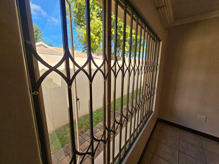 3 Bedroom Property for Sale in Wierda Park Gauteng