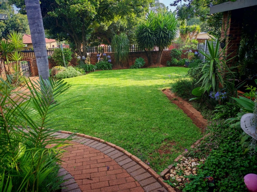4 Bedroom Property for Sale in Mountain View Gauteng
