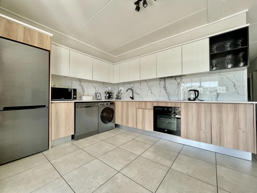 3 Bedroom Property for Sale in Waterfall Gauteng