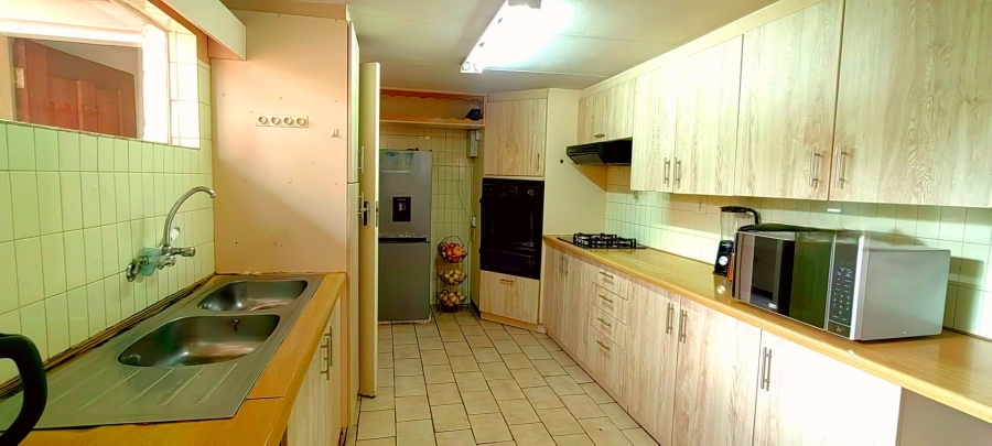  Bedroom Property for Sale in Lindhaven Gauteng