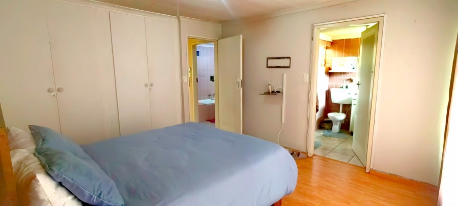  Bedroom Property for Sale in Lindhaven Gauteng