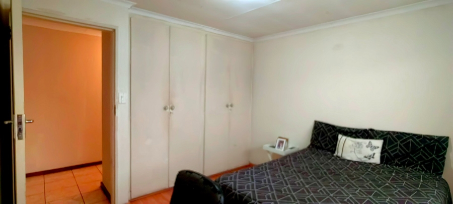  Bedroom Property for Sale in Lindhaven Gauteng