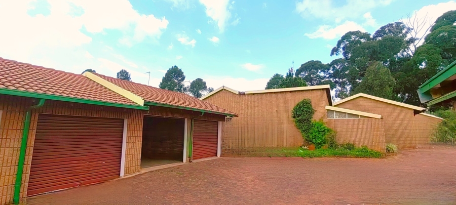  Bedroom Property for Sale in Lindhaven Gauteng