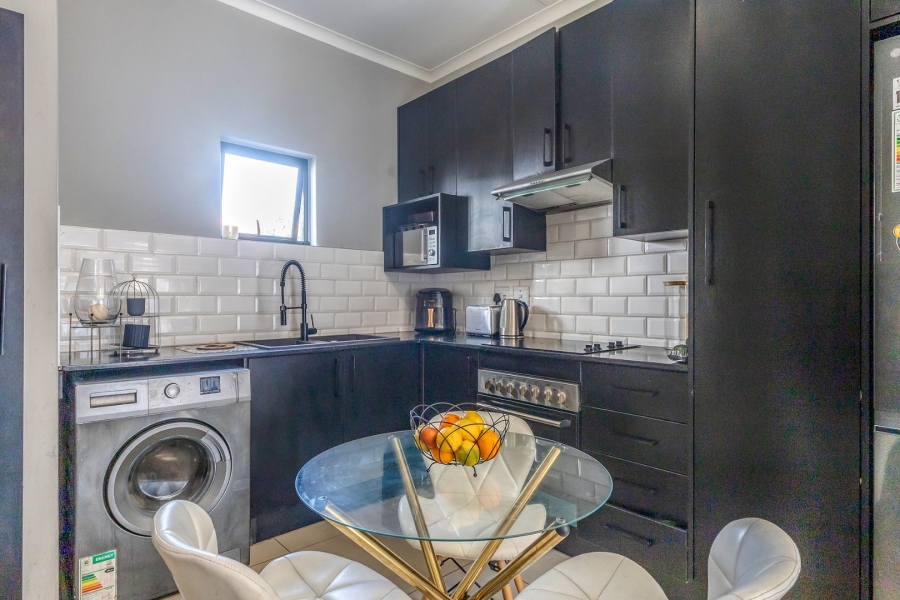 2 Bedroom Property for Sale in Grand Central Gauteng