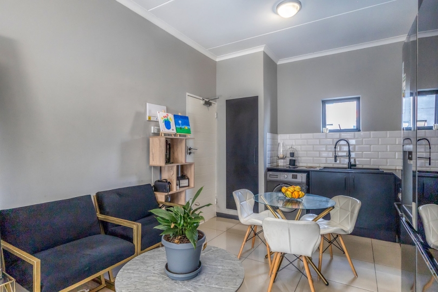 2 Bedroom Property for Sale in Grand Central Gauteng