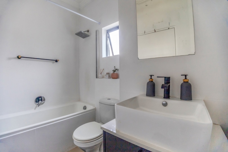 2 Bedroom Property for Sale in Grand Central Gauteng