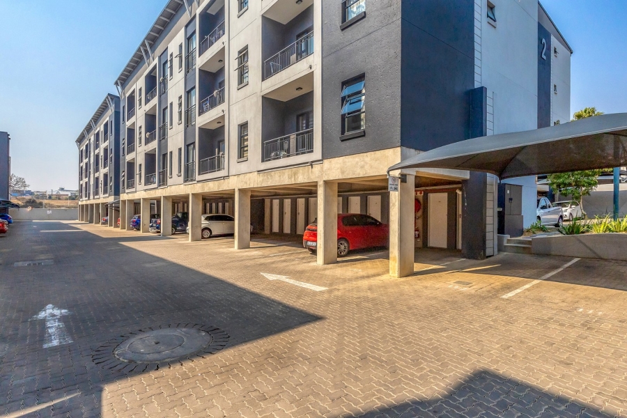 2 Bedroom Property for Sale in Grand Central Gauteng