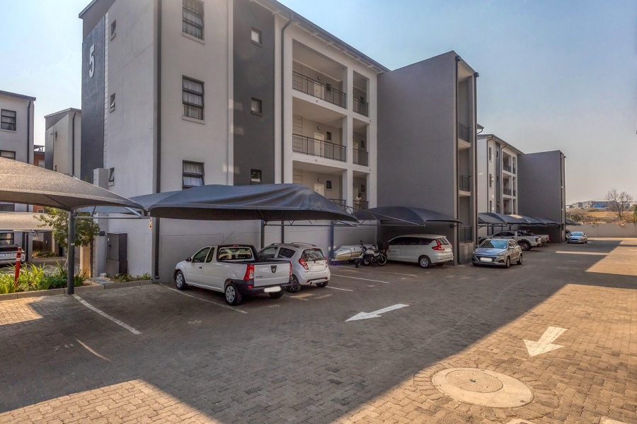 2 Bedroom Property for Sale in Grand Central Gauteng
