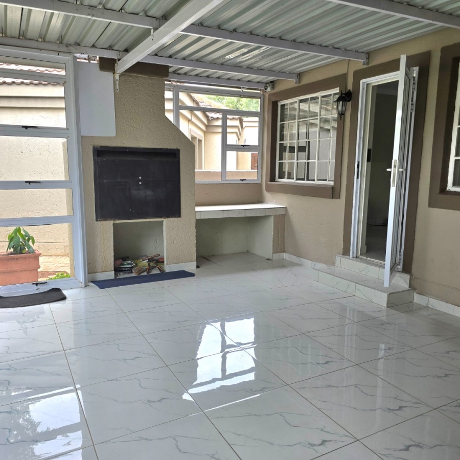 3 Bedroom Property for Sale in Equestria Gauteng