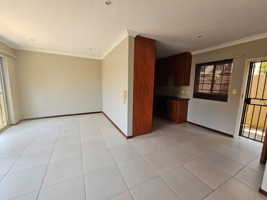 1 Bedroom Property for Sale in La Montagne Gauteng