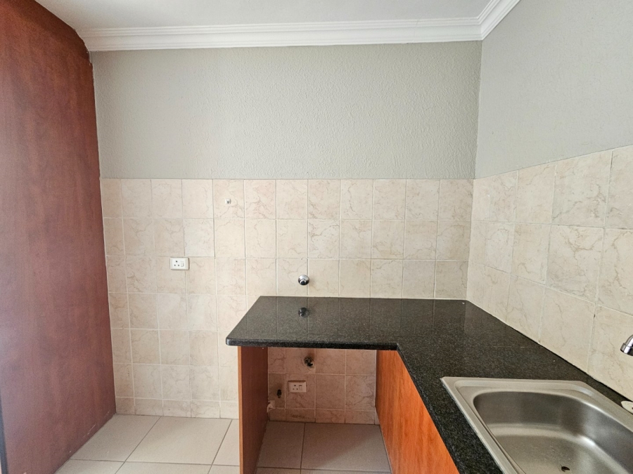 1 Bedroom Property for Sale in La Montagne Gauteng