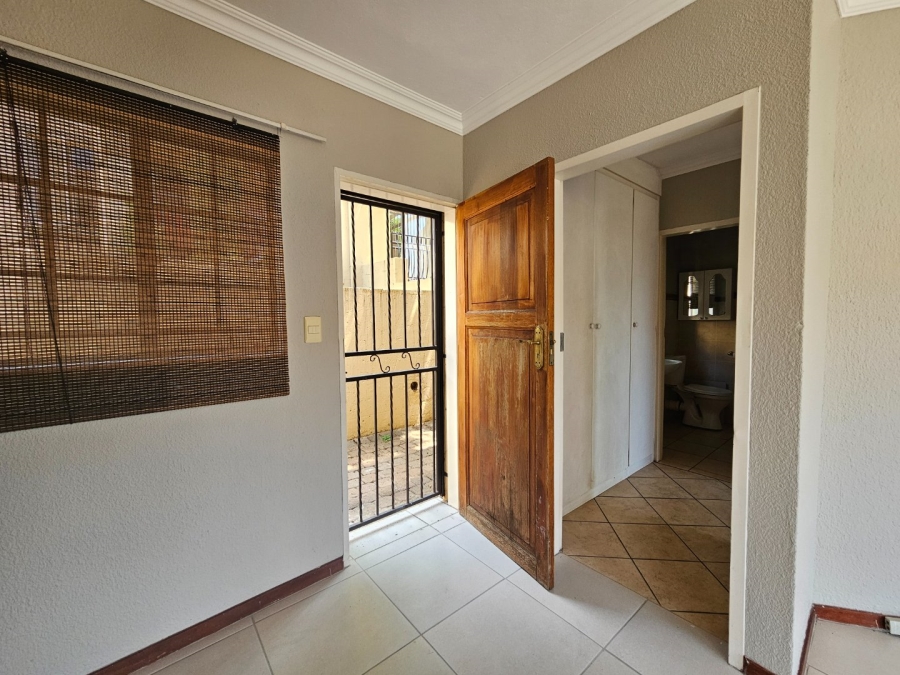 1 Bedroom Property for Sale in La Montagne Gauteng